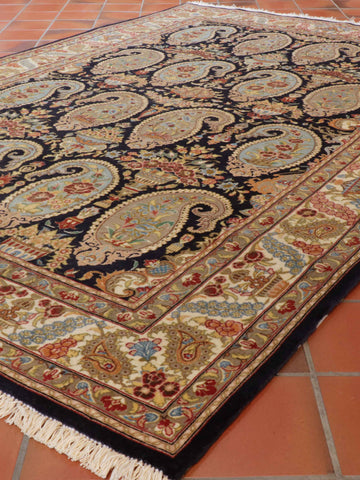 Handmade fine Oriental Qum rug - WS309277