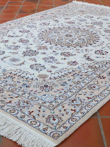 Fine handmade Oriental Nain rug - WS306301