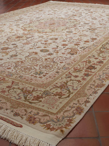 Handmade extra fine Oriental Tabriz carpet - 308692